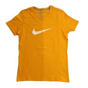 🛍 Nike Slim Fit Graphic Short Sleeve Tee